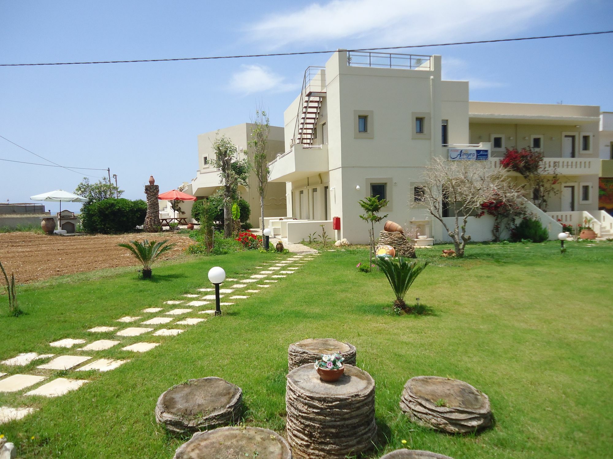 Almyra Apartments & Suites Sfáka Eksteriør bilde