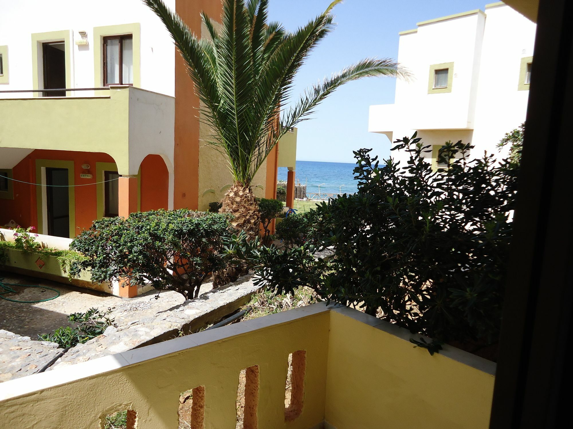 Almyra Apartments & Suites Sfáka Eksteriør bilde