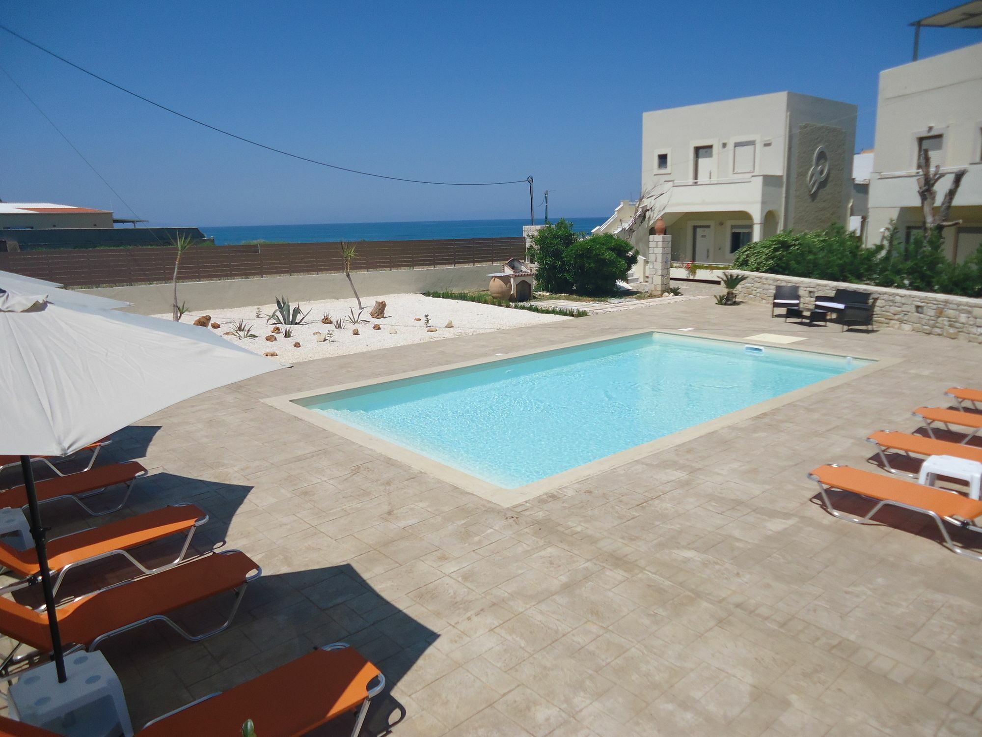 Almyra Apartments & Suites Sfáka Eksteriør bilde